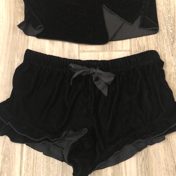 EUC Victoria’s Secret Black Velvet PJ set - Picture 3 of 5